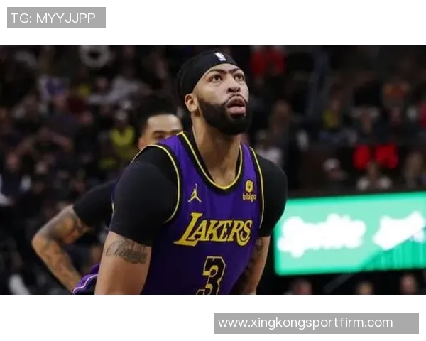 费尔斯表现低迷15投仅5中贡献13分5篮板3助攻全队最低正负值10